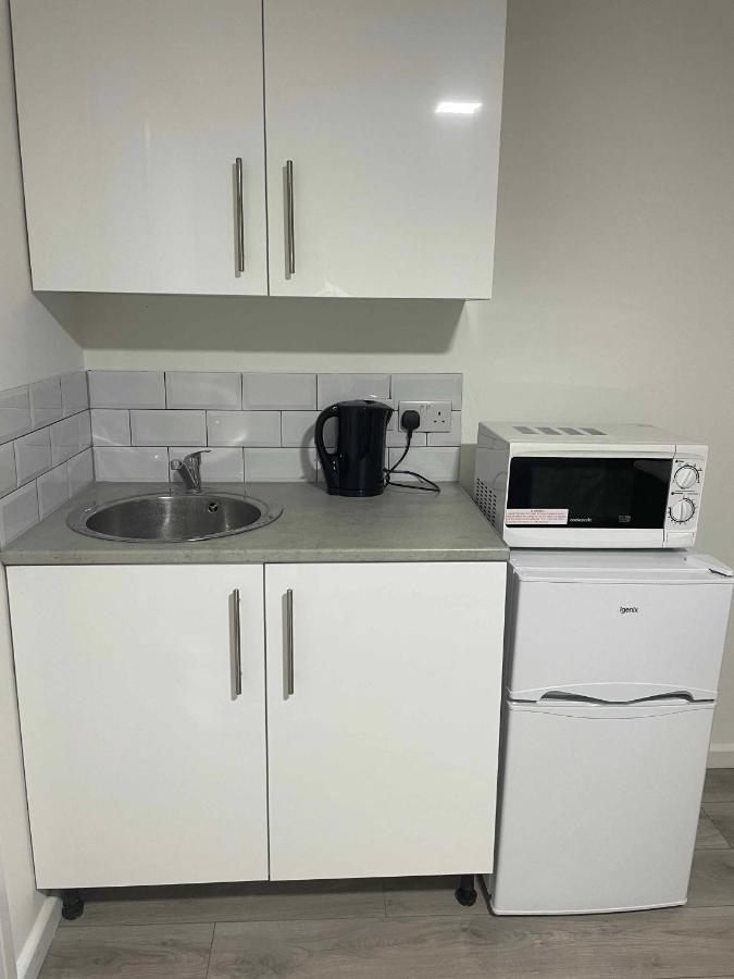 Studio Flat Private Bathroom Wc And Kitchenette London Eksteriør billede